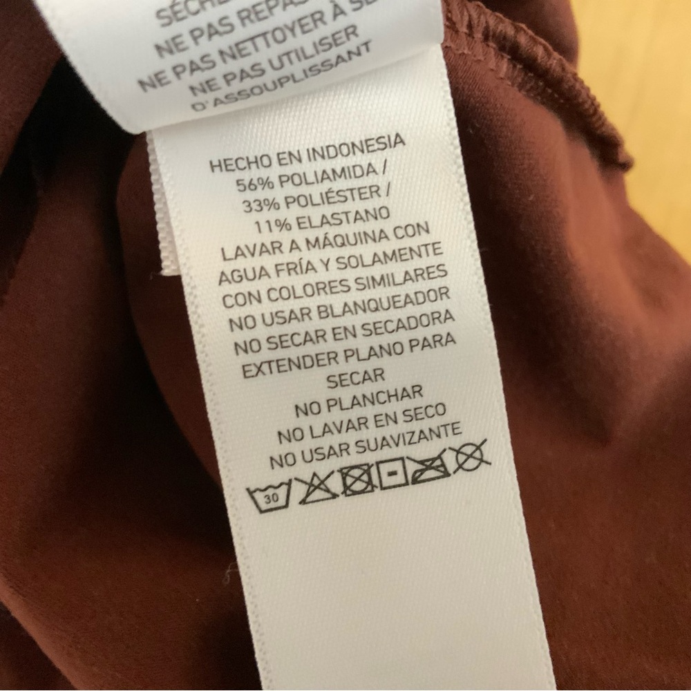 Rhône Men's Reign Brown Long Sleeve Tee-Shirt. Men’s Size Medium. - Picture 5 of 6